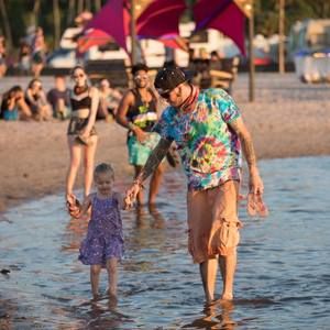 Meet your Posher, Errl